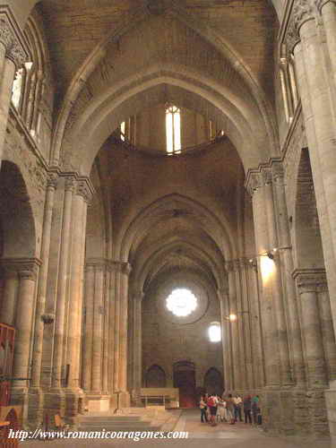 NAVE TRANSEPTO DESDE EL LADO NORTE